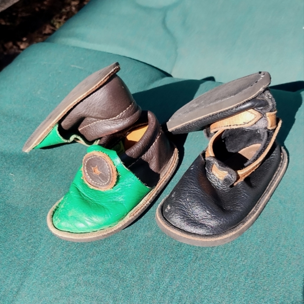 TWO PAIRS Softstar Rambler Toddler Shoes Size 5 Leather Vibram Barefoot